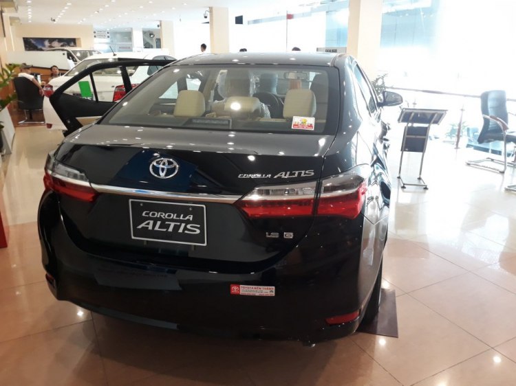 Bán ô tô Toyota Corolla altis 1.8 G trả trước 145tr, xe có ngay, thủ tục vay đơn giản