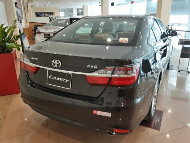 Toyota Camry 2.5Q 2018 xe lấy ngay, đủ màu, giá 1 tỷ 282, hỗ trợ vay nhanh, đơn giản.