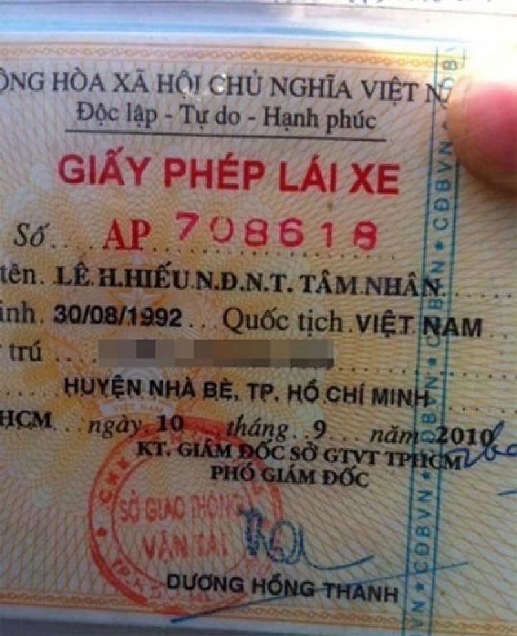 Tên độc trên giấy phép lái xe