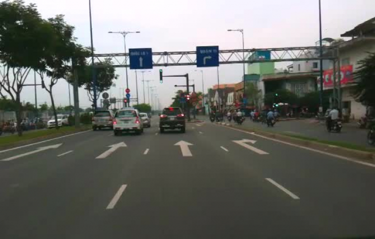 Đại Lộ Đông Tây - ô tô chuyển lane thế nào cho đúng?