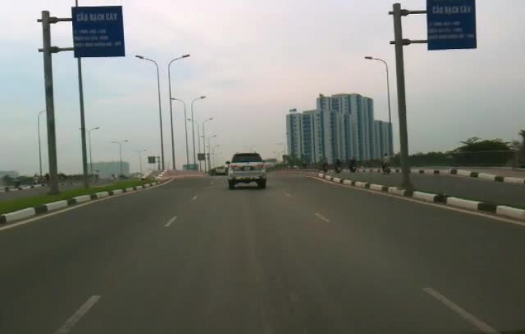 Đại Lộ Đông Tây - ô tô chuyển lane thế nào cho đúng?