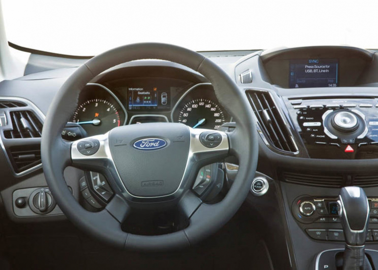 Ford Kuga 2015 nâng cấp động cơ 2.0 TDCi Turbo Diesel