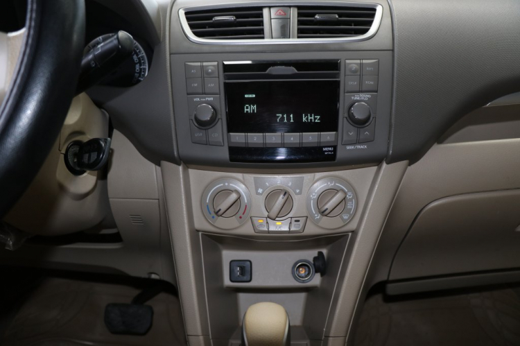 SUZUKI ERTIGA GLX 1.4AT 2015, màu trắng, 74.000km, giá thương lượng, bstp