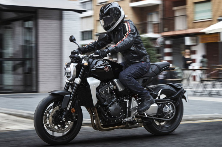 THACO công bố giá bán chính hãng của các dòng xe BMW Motorrad; S1000RR chỉ 579 triệu đồng THACO công bố giá bán chính hãng của các dòng xe BMW Motorrad; S1000RR chỉ 579 triệu đồng