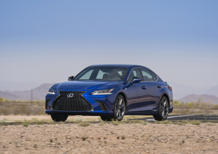 Lexus ES 2019 trình làng; lấy cảm hứng từ LS, rộng hơn, thêm bản F-Sport