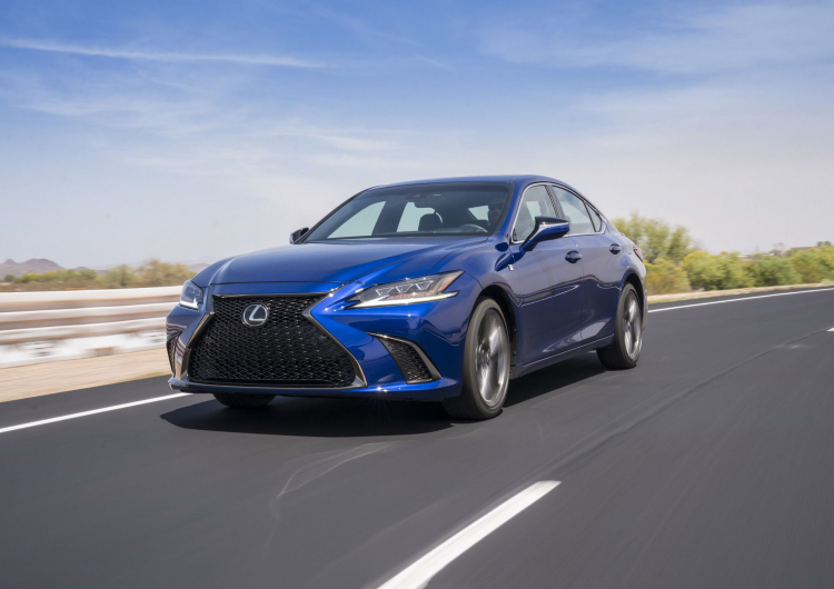 Lexus ES 2019 trình làng; lấy cảm hứng từ LS, rộng hơn, thêm bản F-Sport