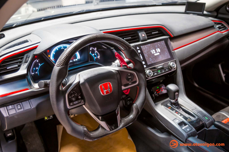 Honda Civic 2017 độ body và đẩy công suất lên gần 300 mã lực tại Sài Gòn Honda Civic 2017 độ body và đẩy công suất lên gần 300 mã lực tại Sài Gòn