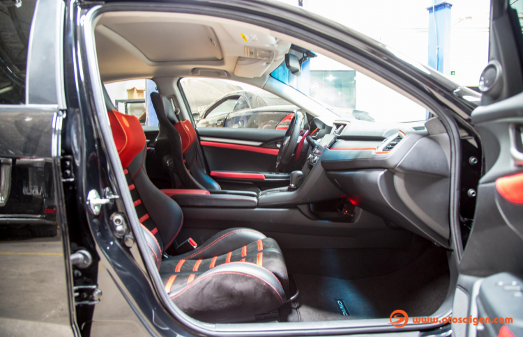 Honda Civic 2017 độ body và đẩy công suất lên gần 300 mã lực tại Sài Gòn Honda Civic 2017 độ body và đẩy công suất lên gần 300 mã lực tại Sài Gòn