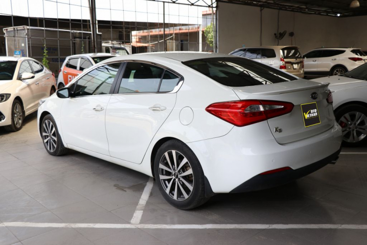 Kia K3 1.6AT 2015, màu trắng, 59.000km, giá thương lượng, bstp