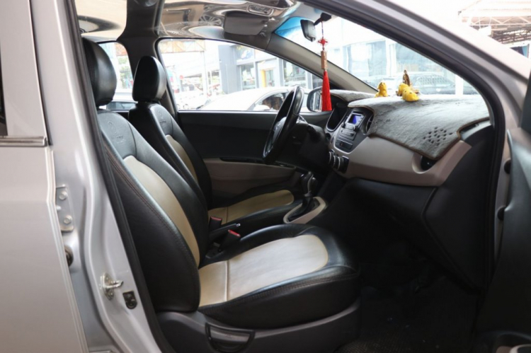 Hyundai i10 Grand 1.0AT 2015, màu bạc, 69.000km, giá liên hệ, hỗ trợ trả góp