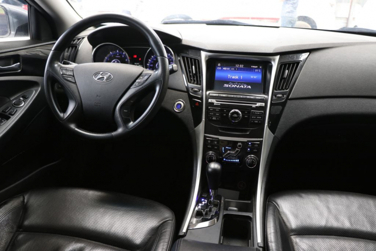 Hyundai Sonata Y20 2.0AT 2010, màu xám, 81.000, giá thương lượng, hỗ trợ tra góp