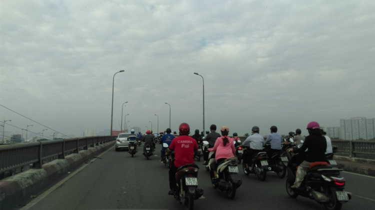 Phạm văn Đồng phân luồng giao thông mới !!