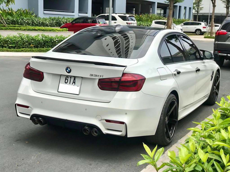 BMW 330i (F30) độ phong cách BMW M3 (F80)