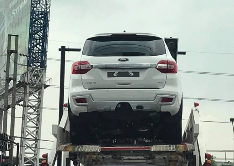 Ford Everest Facelift 2018 xuất hiện liên tục tại Thái, sắp về Việt Nam trong tương lai gần