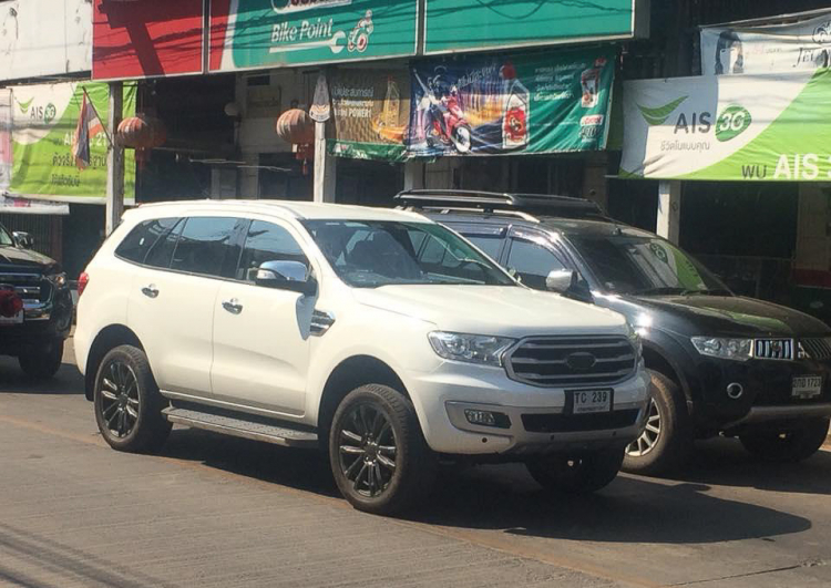 Ford Everest Facelift 2018 xuất hiện liên tục tại Thái, sắp về Việt Nam trong tương lai gần