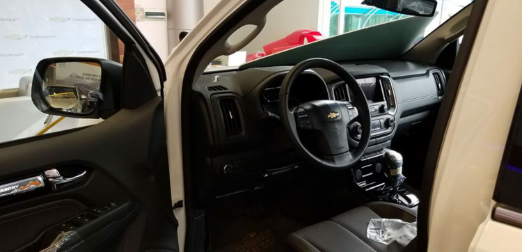 Bán tải Chevrolet Colorado giảm giá nhẹ tại đại lý; thêm bản 2.5 LT một cầu số tự động