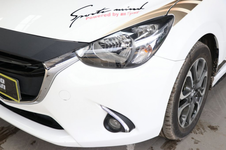 Mazda 2 1.5AT 2016, màu trắng, 27.000km, giá thương lượng, hỗ trợ trả góp