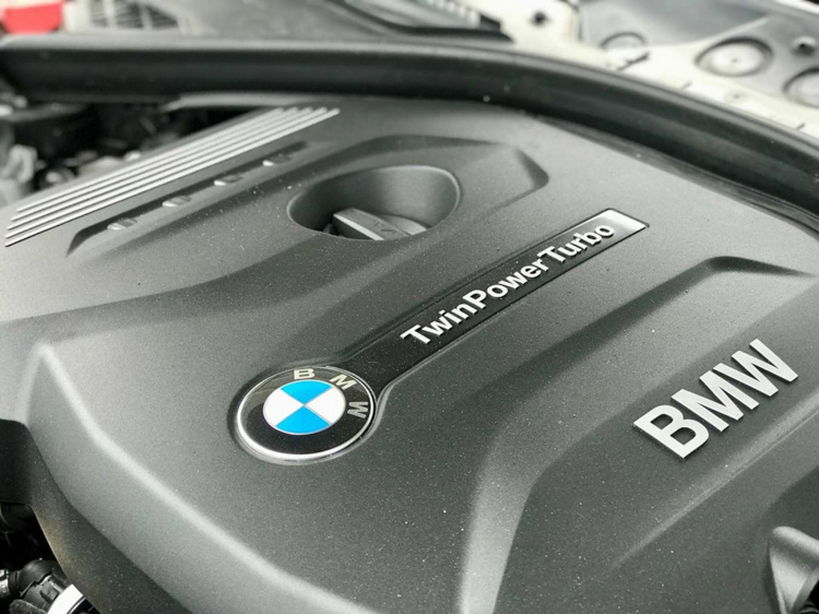 BMW 330i (F30) độ phong cách BMW M3 (F80)