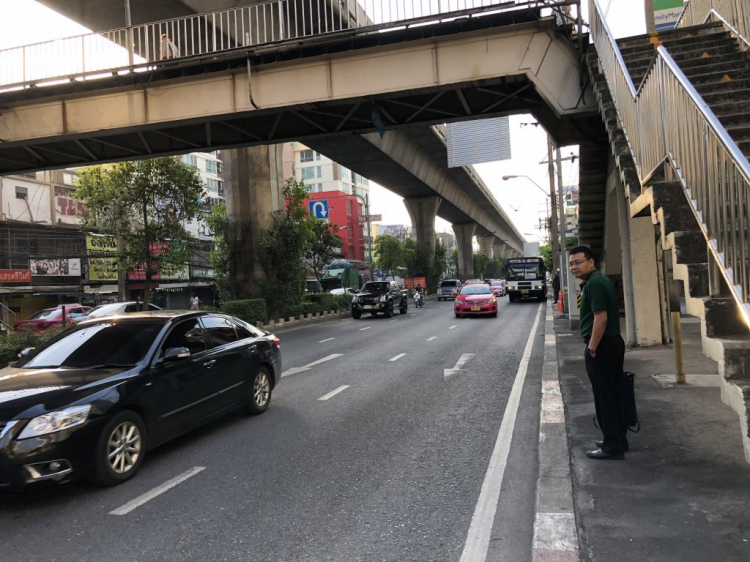 Phạm văn Đồng phân luồng giao thông mới !! Phạm văn Đồng phân luồng giao thông mới !!