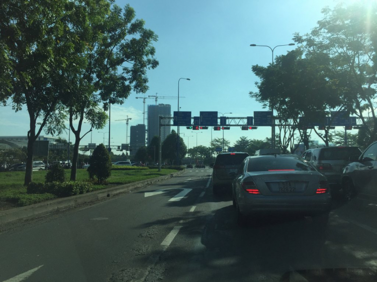 Mai Chí Thọ - Đồng Văn Cống ( hướng từ hầm lên): Đi thẳng không còn được đi làn trái