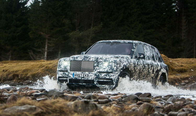 SUV siêu sang Rolls-Royce Cullinan lộ hình ảnh đầu tiên trước ngày ra mắt