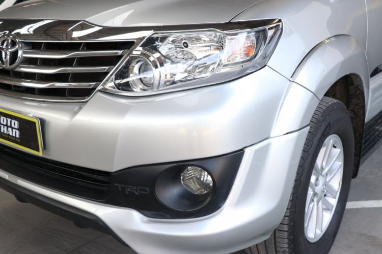 Toyota Fortuner V 2.7AT 2014, màu bạc, 59.000km, giá thương lượng, hỗ trợ trả góp