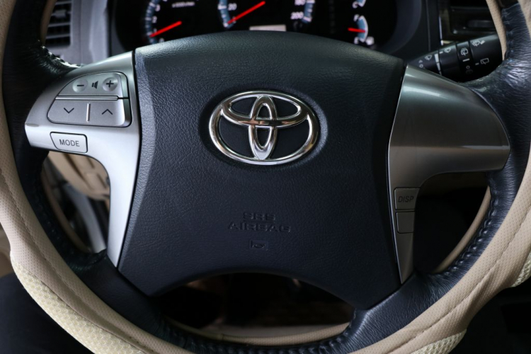 Toyota Fortuner V 2.7AT 2014, màu bạc, 59.000km, giá thương lượng, hỗ trợ trả góp