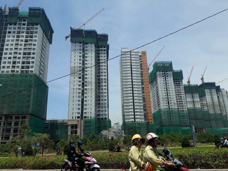 Giữa tháng 9 này The Sun Avenue cất nóc rồi thì có kịp bàn giao nhà trong Quý 2 - 2018 không các bác