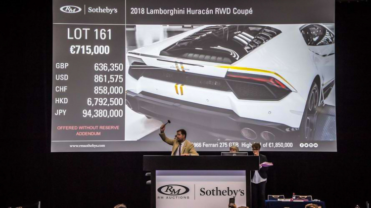 Lamborghini Huracan của Đức Giáo Hoàng Francis đã được bán với giá 861.575 USD