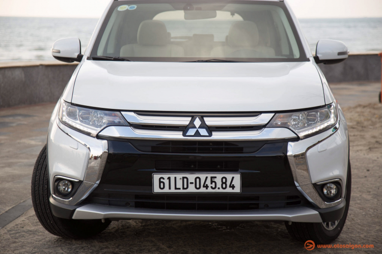 Đánh giá Mitsubishi Outlander 2018, phiên bản 2.4 CVT Premium, lắp ráp trong nước; giá 1,1 tỷ