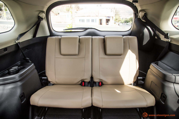 Đánh giá Mitsubishi Outlander 2018, phiên bản 2.4 CVT Premium, lắp ráp trong nước; giá 1,1 tỷ Đánh giá Mitsubishi Outlander 2018, phiên bản 2.4 CVT Premium, lắp ráp trong nước; giá 1,1 tỷ