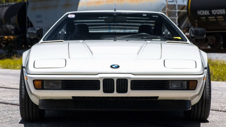 BMW M1 hàng hiếm với ODO 12.000 rao bán với giá 875.000 USD