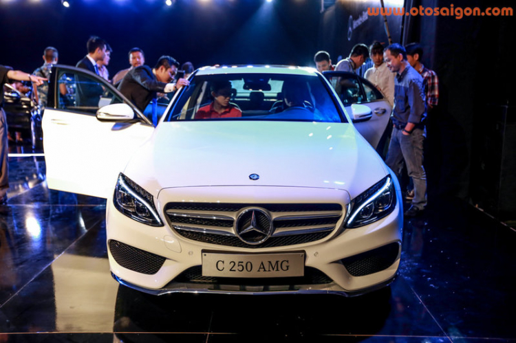 "Sờ" thực tế Mercedes-Benz C-Class 2015 ra mắt tại Việt Nam