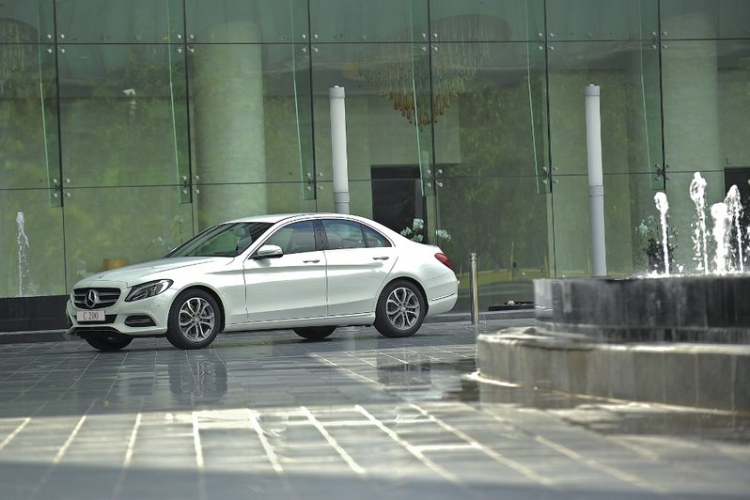 "Sờ" thực tế Mercedes-Benz C-Class 2015 ra mắt tại Việt Nam