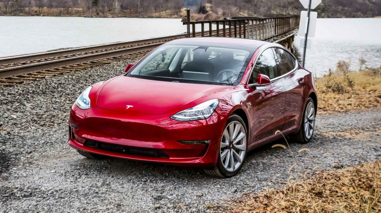 Tesla Model 3 sẽ có phiên bản hiệu năng cao; tăng tốc từ 0 - 100 km/h trong 3,5 giây
