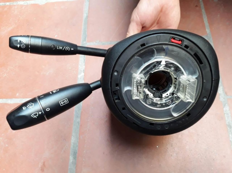 Em tự xử bệnh sáng đèn túi khí và kèn chập chờn khi đánh lái Em tự xử bệnh sáng đèn túi khí và kèn chập chờn khi đánh lái