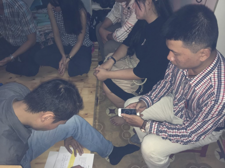 Đi thăm và chuyển quà O.S tới hsđp bị thương! Đi thăm và chuyển quà O.S tới hsđp bị thương!