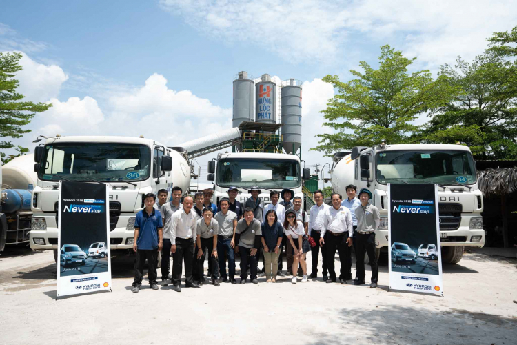 Kỹ sư Hyundai chăm sóc xe tải, xe khách miễn phí tại Việt Nam