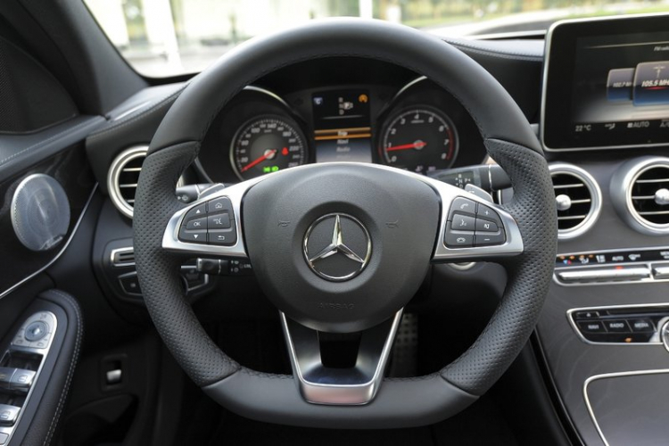 So sánh 3 phiên bản Mercedes-Benz C-Class 2015