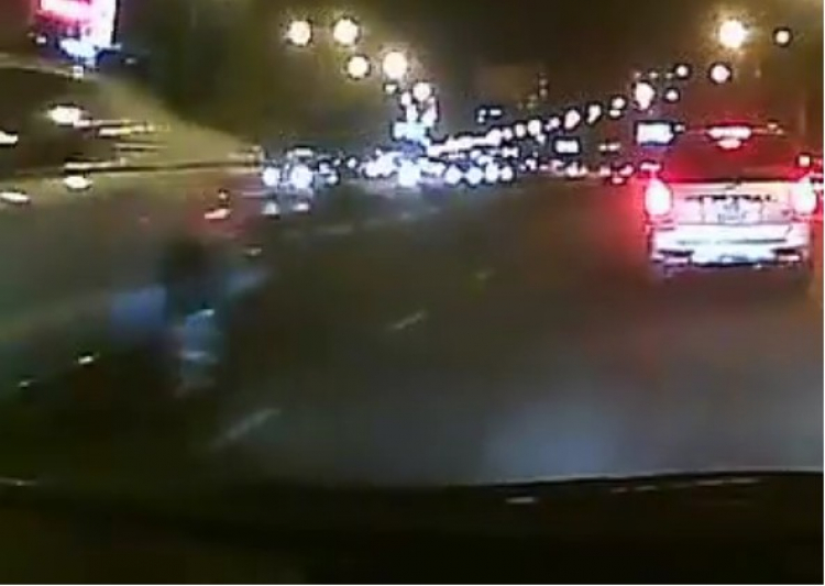 Cả nhà em mém tiêu với thằng khùng !!!