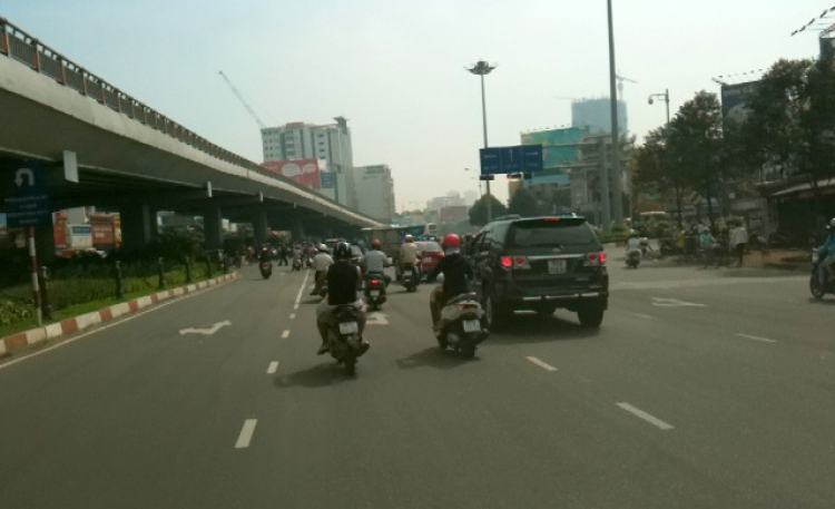 Cầu Vượt 3 Tháng 2 ( Siêu Thị Sài Gòn ) Cầu Vượt 3 Tháng 2 ( Siêu Thị Sài Gòn )