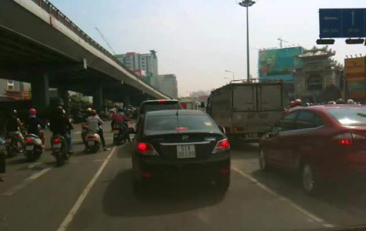 Cầu Vượt 3 Tháng 2 ( Siêu Thị Sài Gòn ) Cầu Vượt 3 Tháng 2 ( Siêu Thị Sài Gòn )