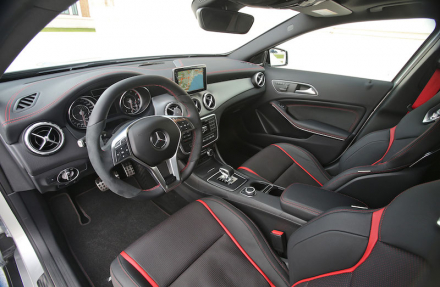 2015-mercedes-benz-gla45-amg-4matic-interior-11.jpg