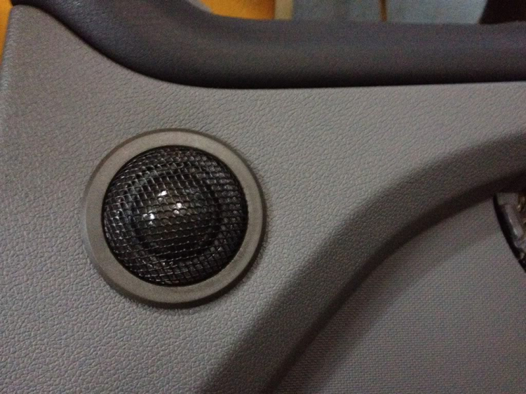 Nâng cấp âm thanh DYNAUDIO cho Focus Nâng cấp âm thanh DYNAUDIO cho Focus