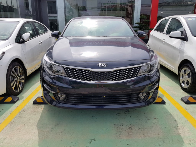 Kia Optima (K5) độ bodykit độc đáo tại TP.HCM