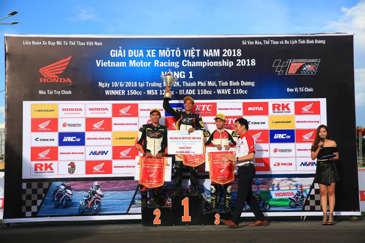 Chặng 1 Giải đua xe mô tô Việt Nam 2018: Vũ điệu của tốc độ Chặng 1 Giải đua xe mô tô Việt Nam 2018: Vũ điệu của tốc độ