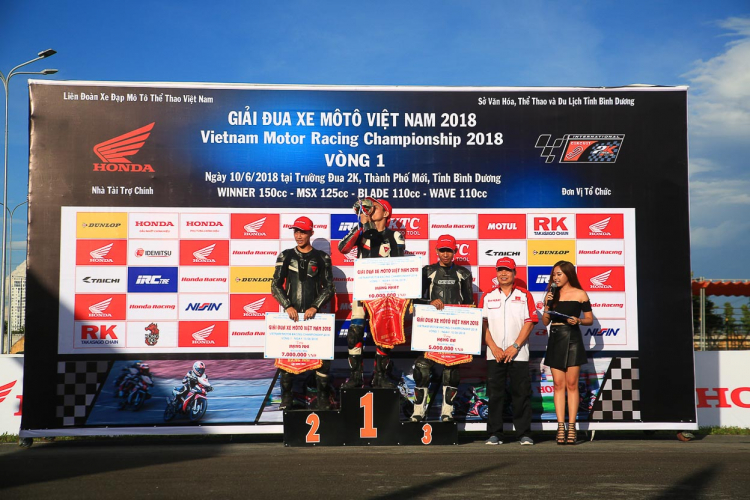 Chặng 1 Giải đua xe mô tô Việt Nam 2018: Vũ điệu của tốc độ Chặng 1 Giải đua xe mô tô Việt Nam 2018: Vũ điệu của tốc độ