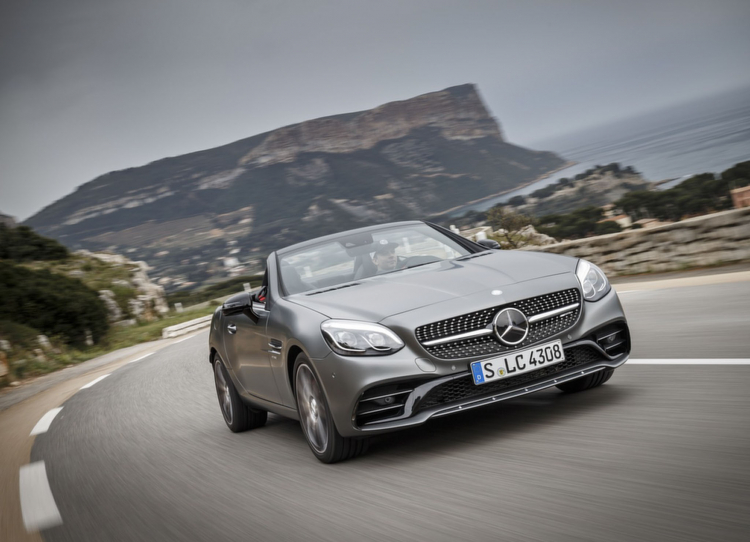 Mercedes-AMG SLC 43 2019 được tăng công suất lên mức 385 mã lực