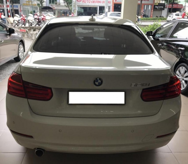 Xe BMW 3 Series  320i đời 2015, màu trắng