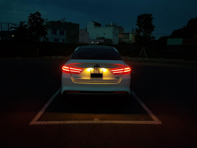 Toyota Camry là chiếc sedan chạy nhất phân khúc trong tháng 05/2018 vừa qua Toyota Camry là chiếc sedan chạy nhất phân khúc trong tháng 05/2018 vừa qua